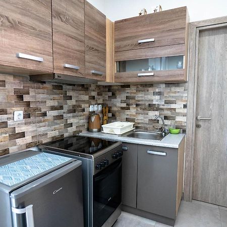 أليكيس Golden Dolphin Studios & Apartments الغرفة الصورة