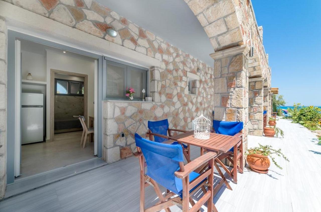 أليكيس Golden Dolphin Studios & Apartments المظهر الخارجي الصورة