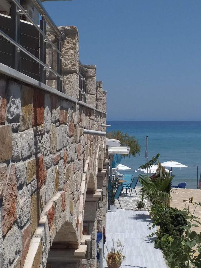 أليكيس Golden Dolphin Studios & Apartments المظهر الخارجي الصورة