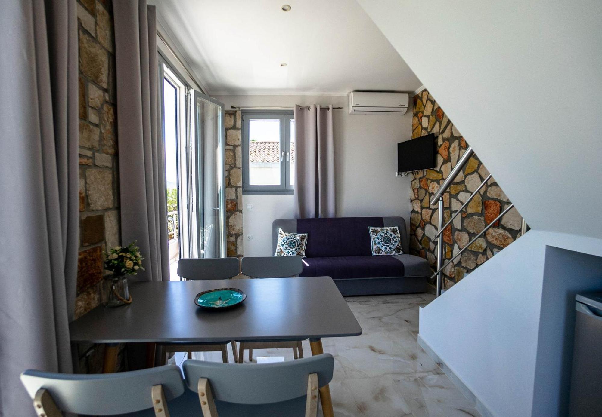 أليكيس Golden Dolphin Studios & Apartments الغرفة الصورة