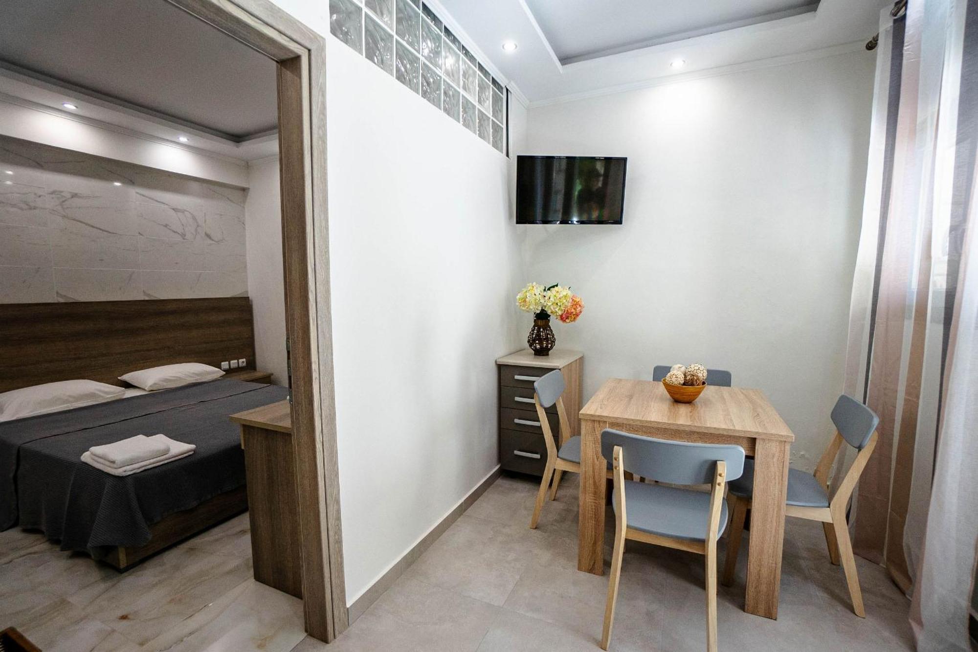 أليكيس Golden Dolphin Studios & Apartments الغرفة الصورة